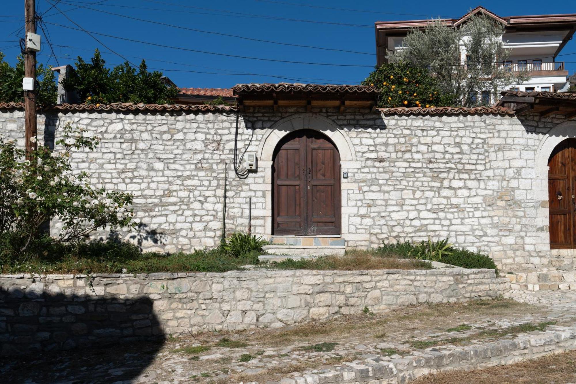 Villa Era *